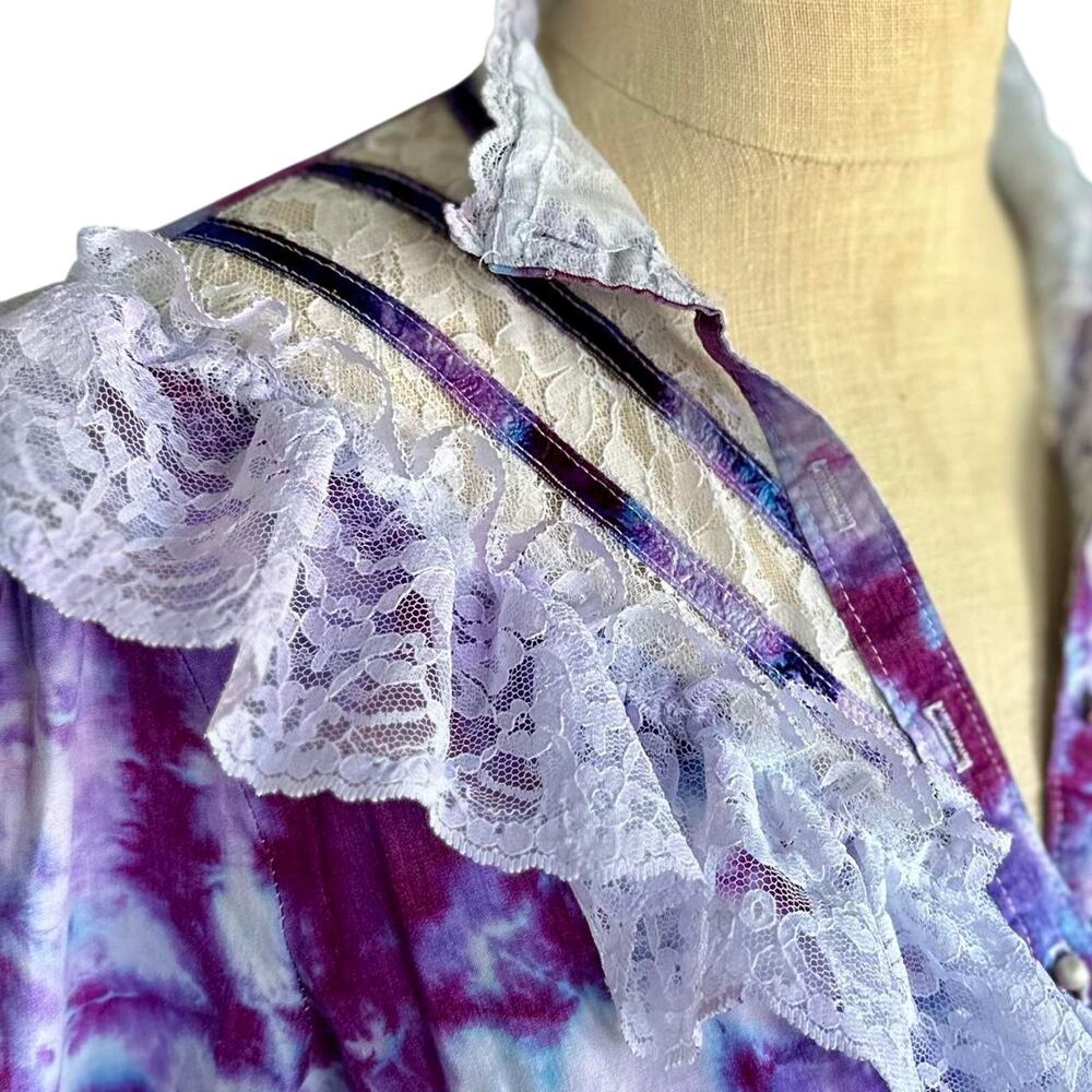 Womens Top Medium Tie Dye Purple Long Sleeve Button Up Western Style Lace Trim - Picture 8 of 8